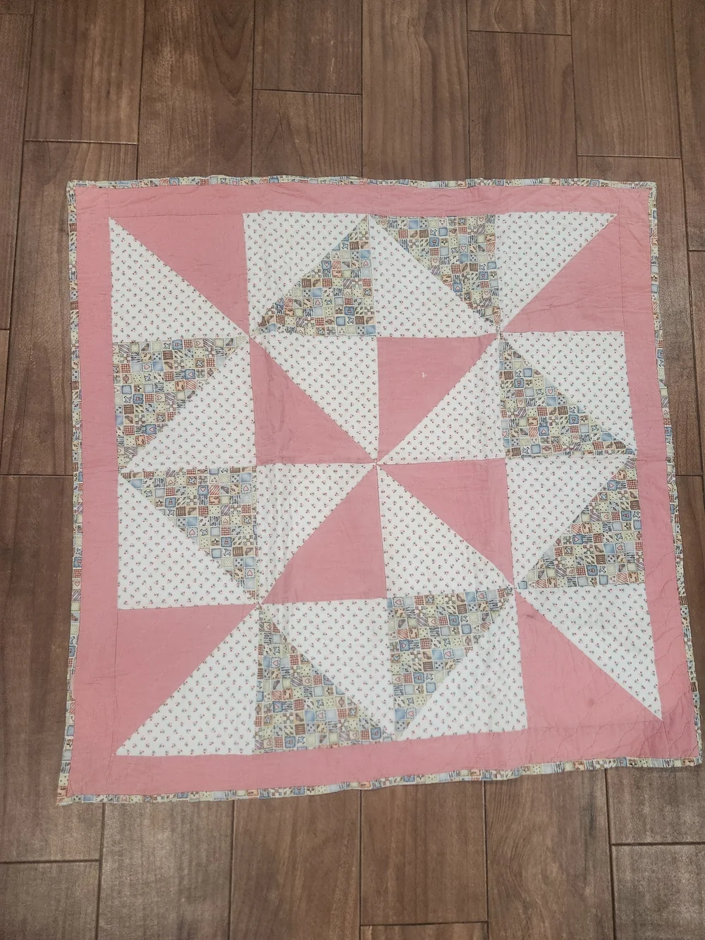 handmade baby quilt pinwheel pattern Pink White Patchwork 42x42.5